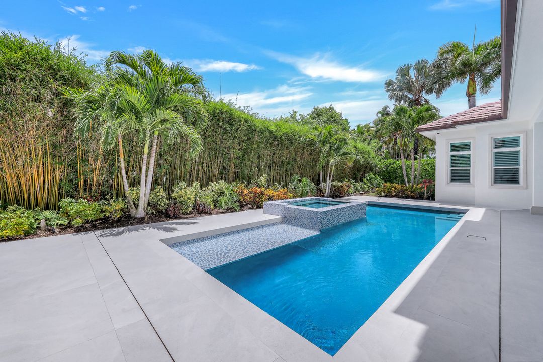 569 Neapolitan Way, Naples, FL 34103