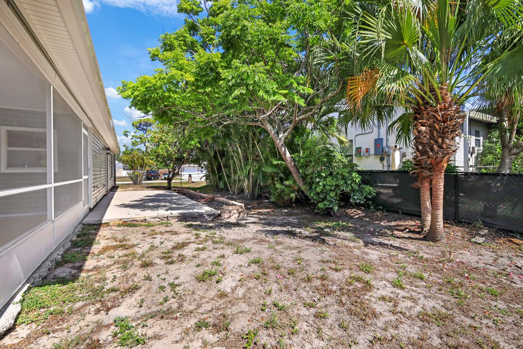 8440 Pennsylvania Blvd, Fort Myers, FL 33967