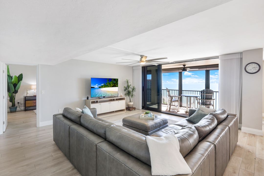 10951 Gulf Shore Dr #1202, Naples, FL 34108