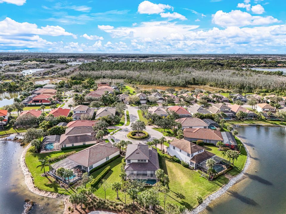 9175 Shale Ct, Naples, FL 34120