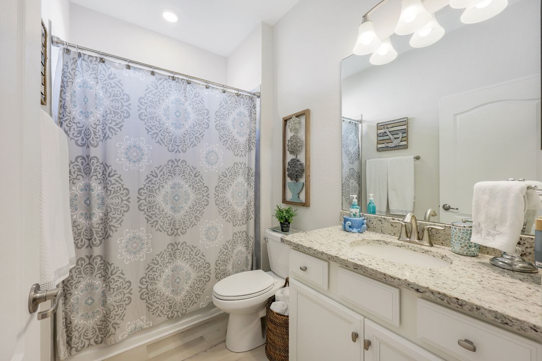 17476 Ashcomb Wy, Estero, FL 33928