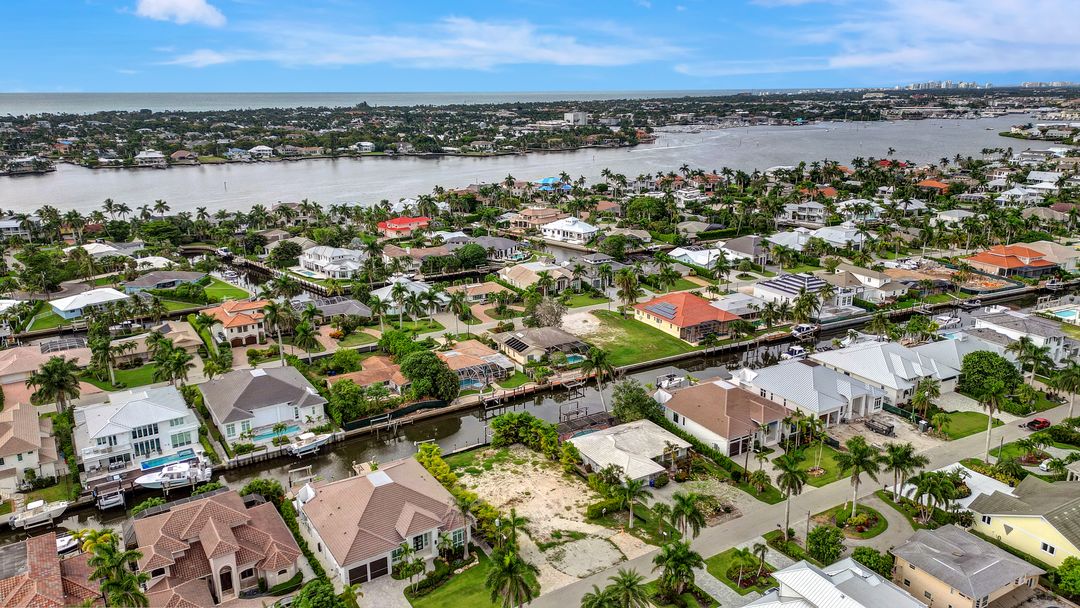 2180 Snook Dr, Naples, FL 34102