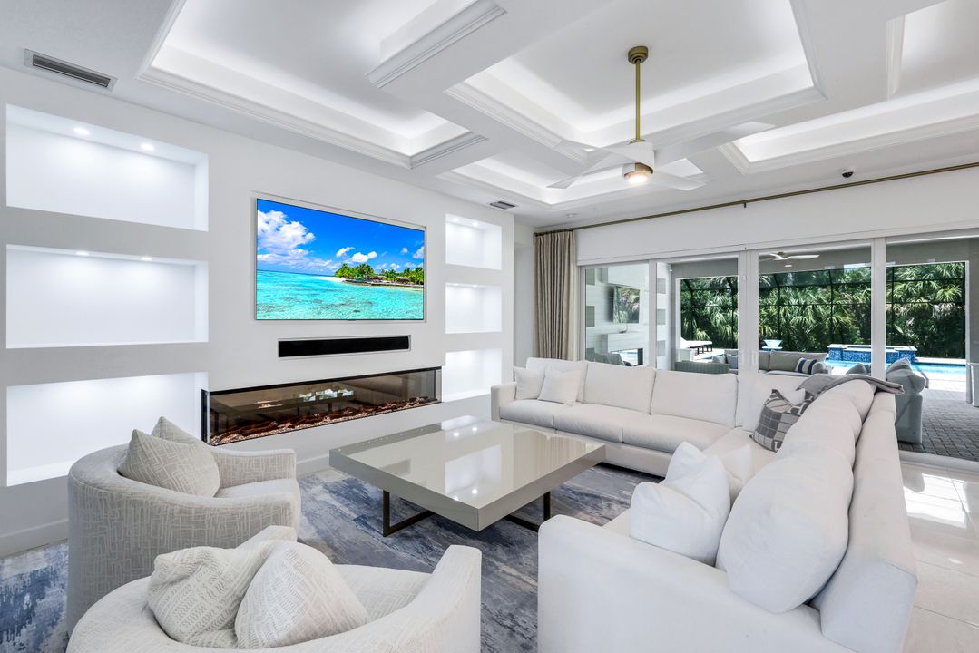 12063 Azalea Wy, Naples, FL 34120
