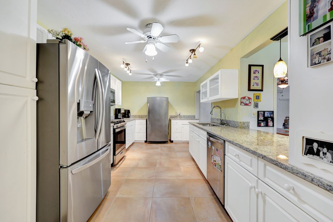 360 16th Ave NW, Naples, FL 34120