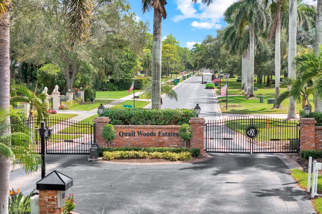 9245 The Ln, Naples, FL 34109