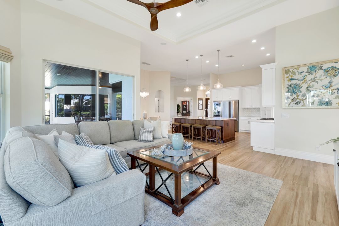 7633 Mulberry Ln, Naples, FL 34114