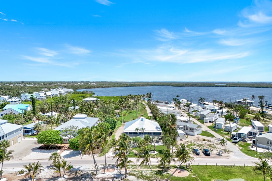 8335 Main St, Bokeelia, FL 33922