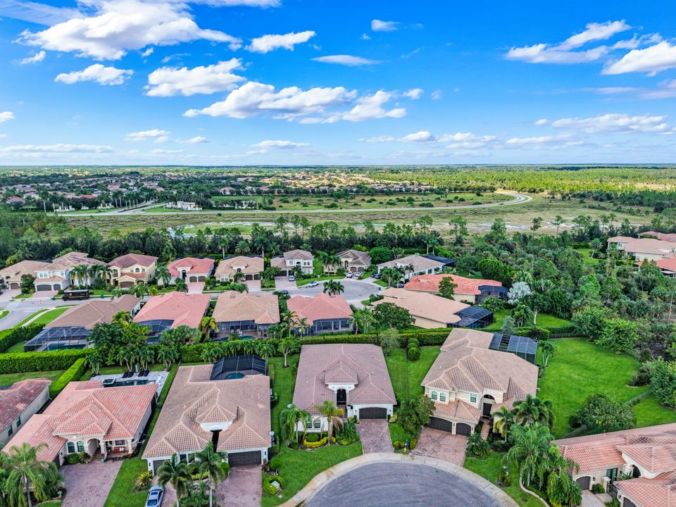 3927 Torrens Ct, Naples, FL 34119
