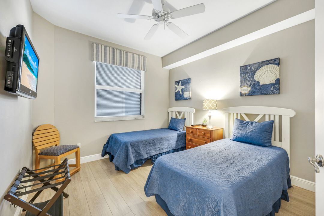 470 Launch Cir #403, Naples, FL 34108