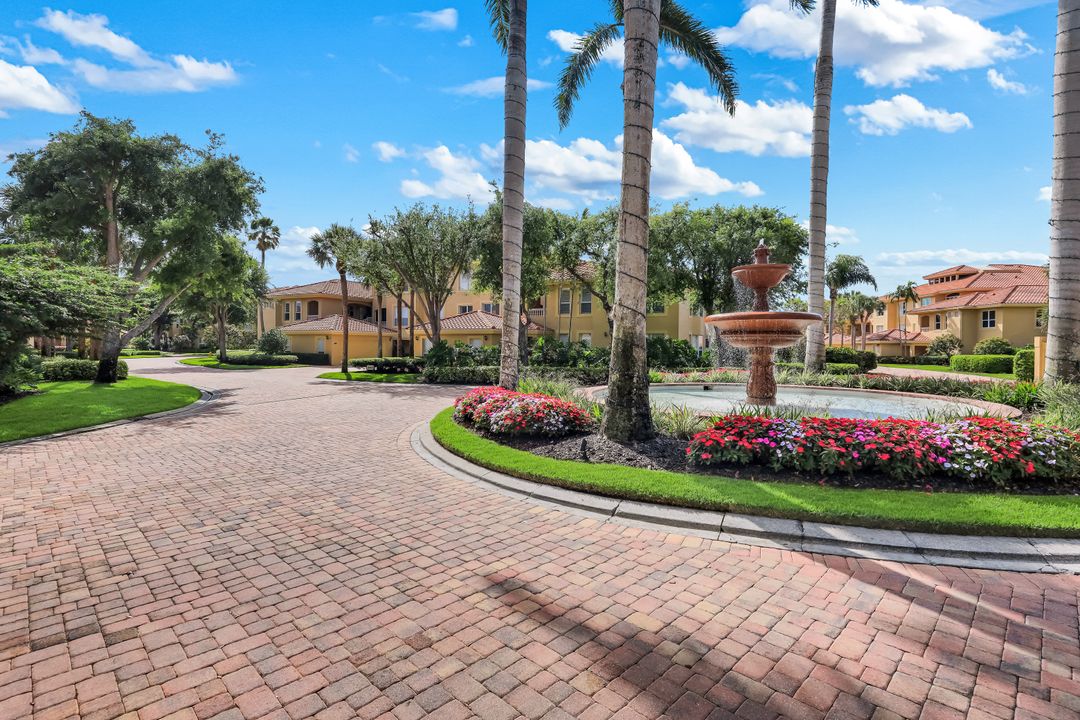 1840 Les Chateaux Blvd #4-201, Naples, FL 34109