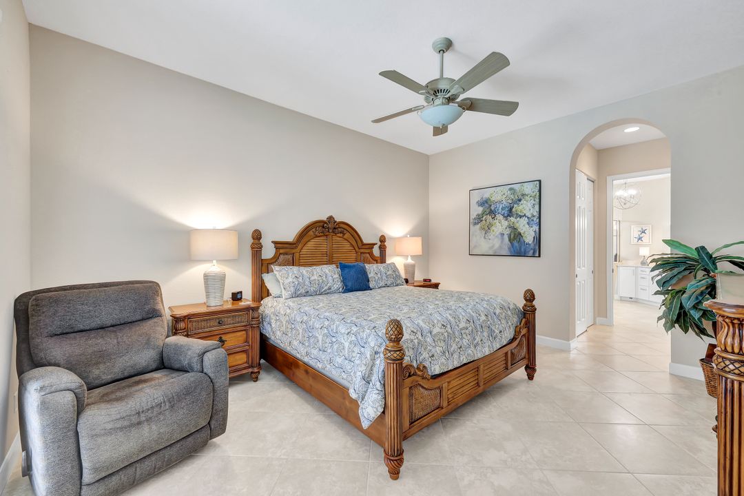 6006 Highwood Park Ln, Naples, FL 34110