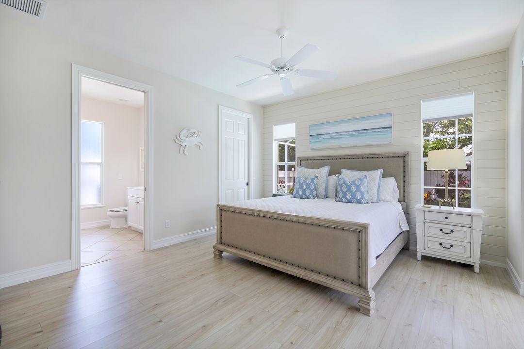 687 106th Ave N, Naples, FL 34108