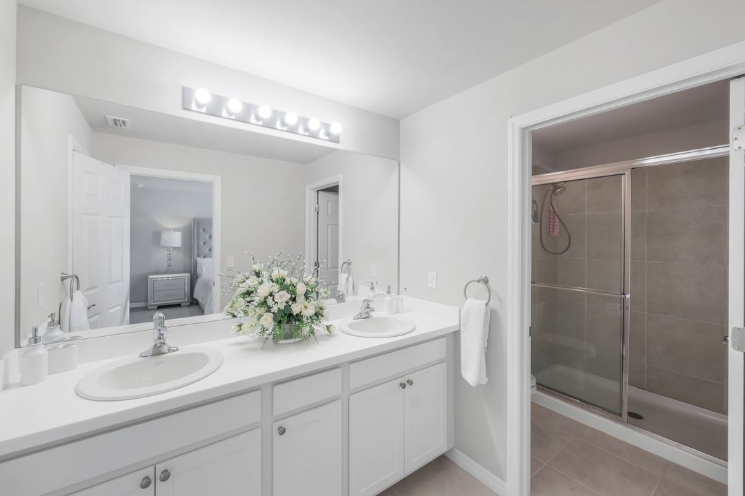 15171 Wildflower Cir, Naples, FL 34119