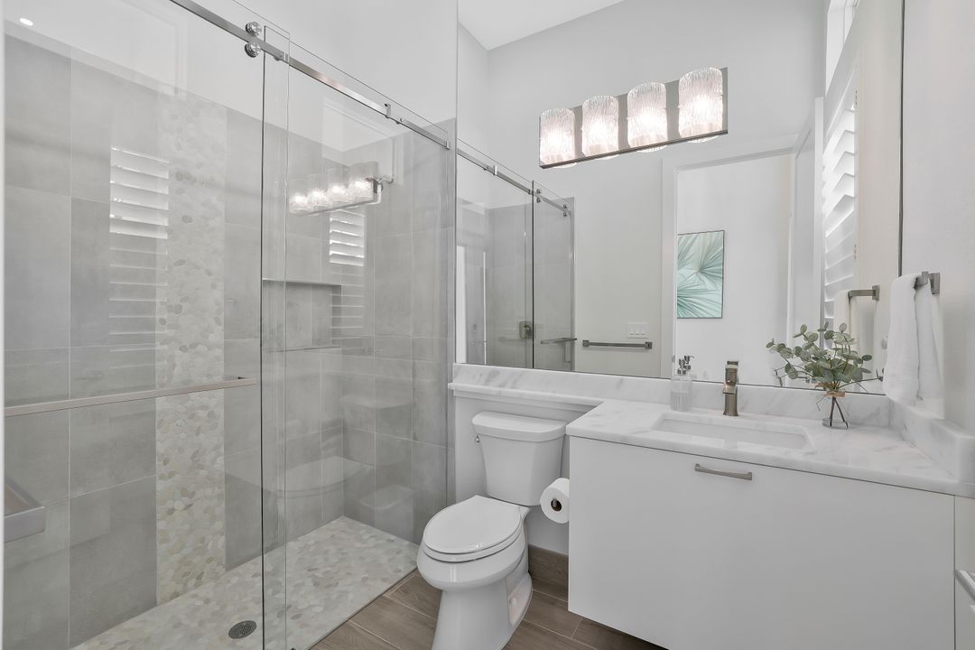 530 94th Ave N, Naples, FL 34108