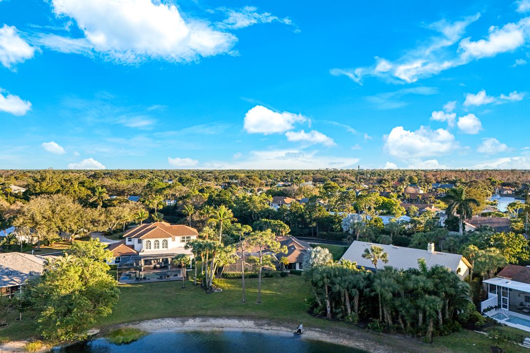 700 Bald Eagle Dr, Naples, FL 34105