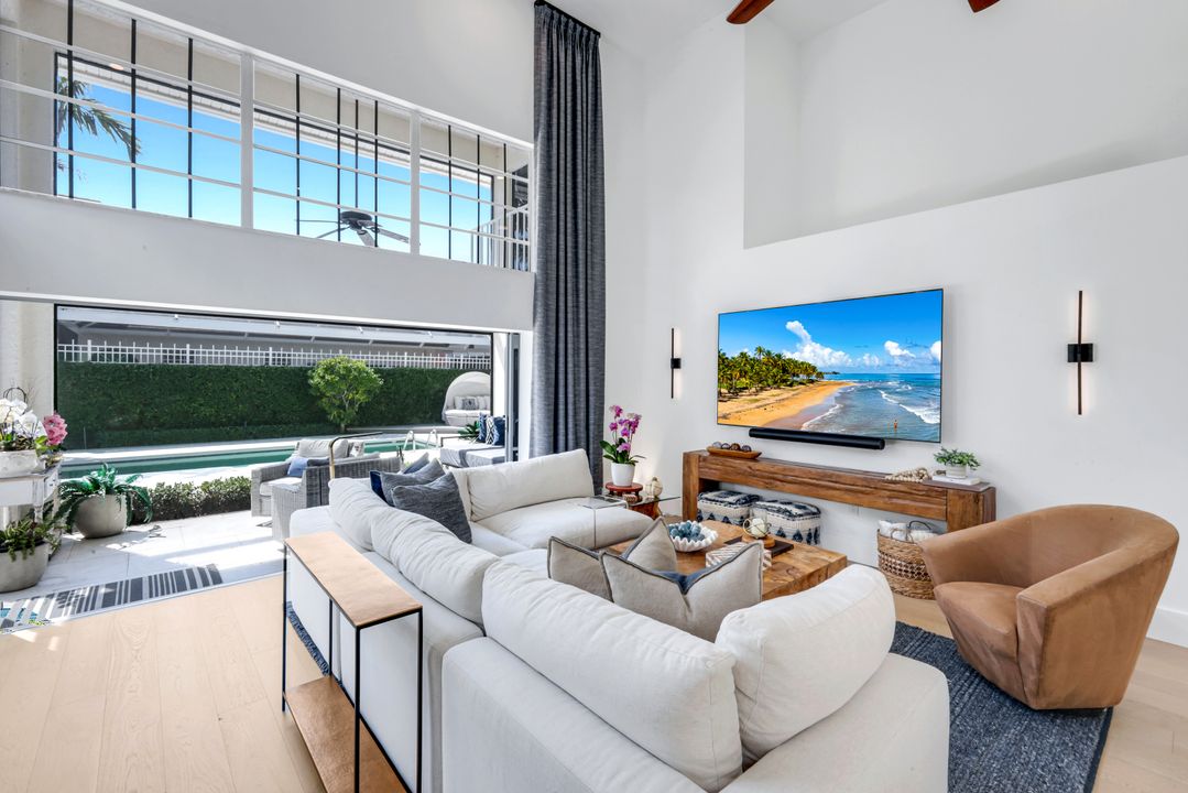 2128 Paget Cir, Naples, FL 34112