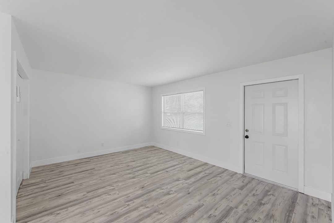 4906 York St, Cape Coral, FL 33904