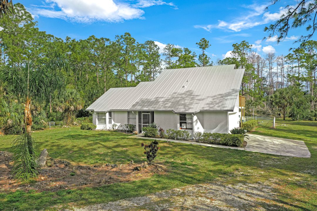 161 20th Ave NW, Naples, FL 34120