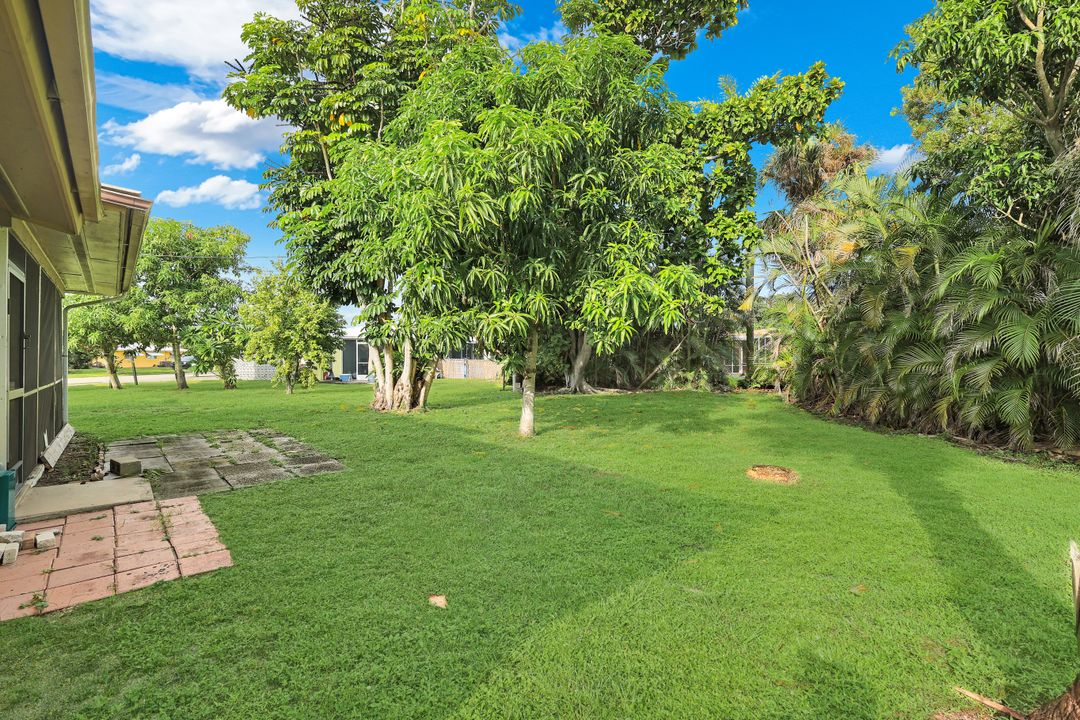 5248 Versaille Ct, Cape Coral, FL 33904