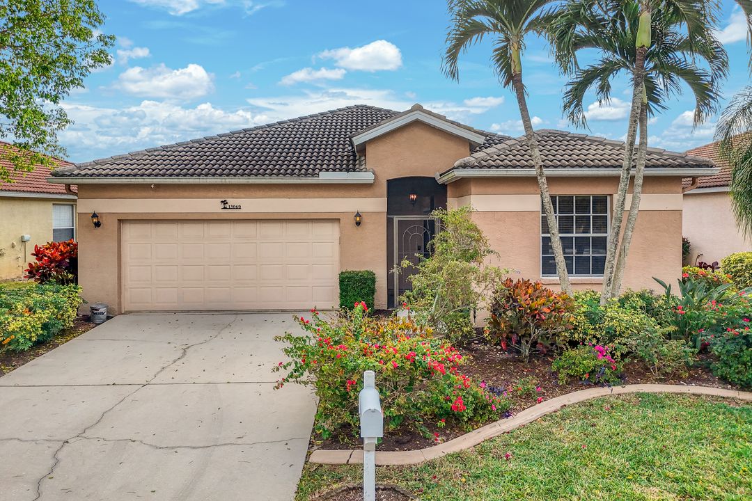 13060 Lake Meadow Dr, Fort Myers, FL 33913