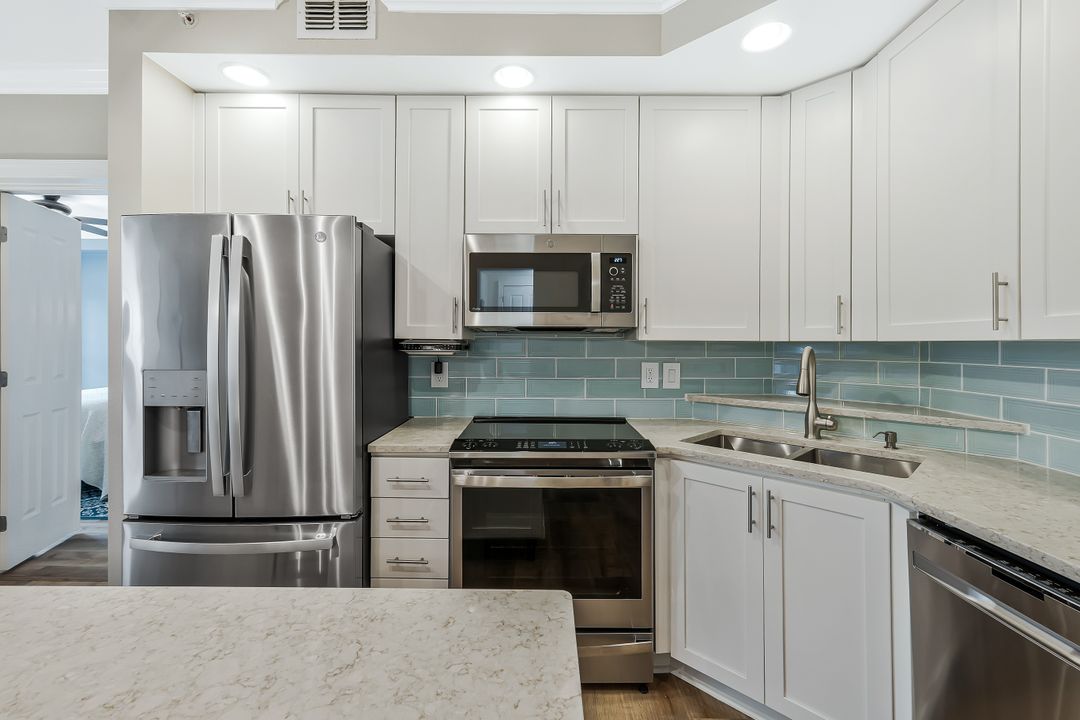 2825 Palm Beach Blvd #316, Fort Myers, FL 33916