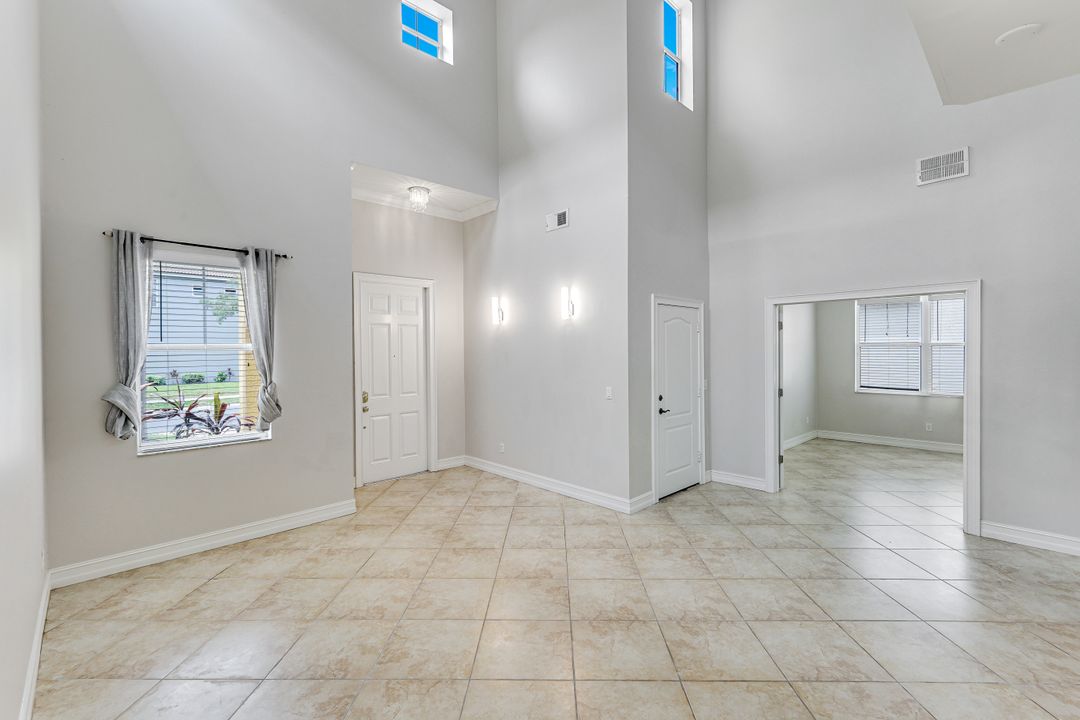 10253 S Silver Palm Dr, Estero, FL 33928