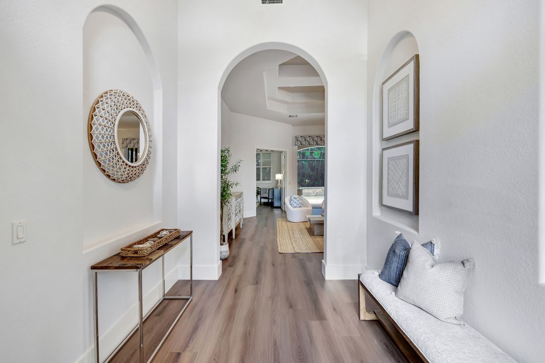 5717 Hammock Isles Dr, Naples, FL 34119