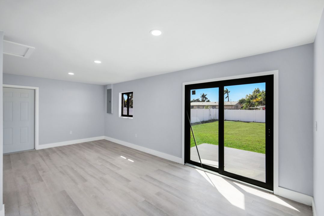 1389 Pine Ave, North Fort Myers, FL 33917