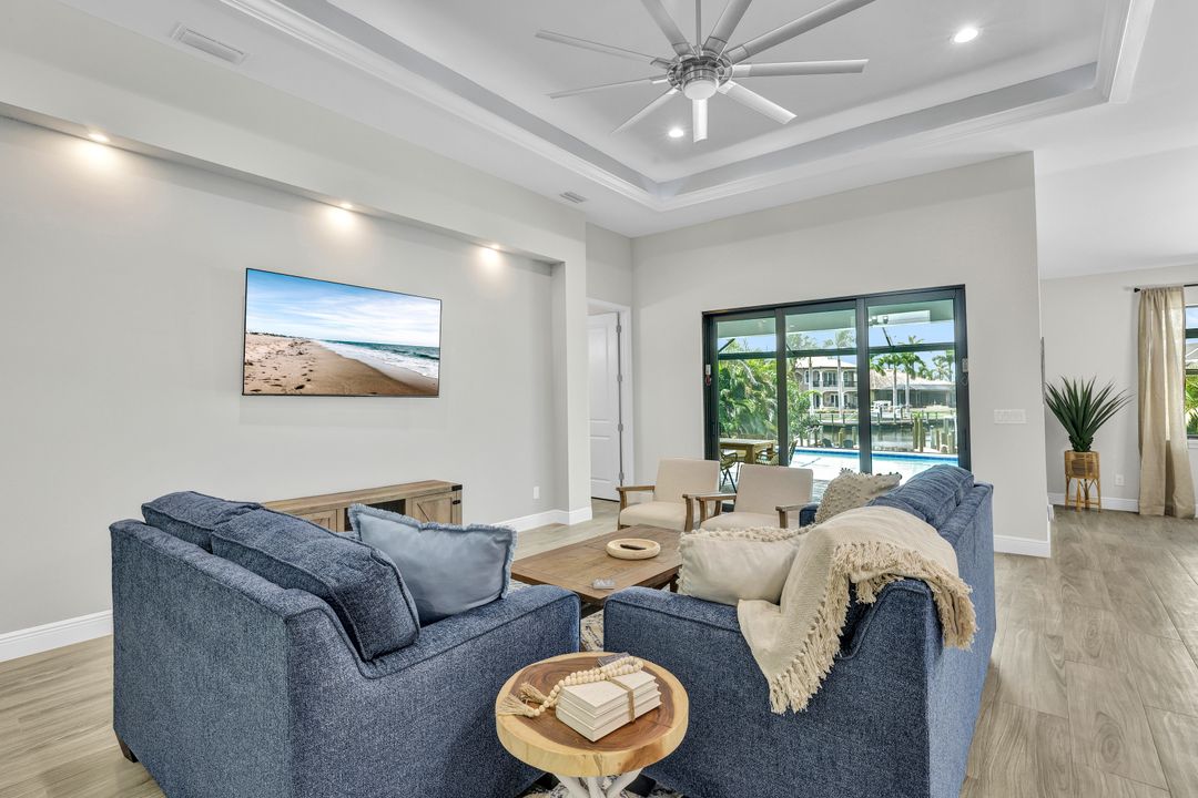 1617 El Dorado Pkwy W, Cape Coral, FL 33914