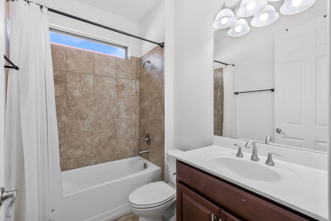 16188 Aberdeen Ave, Naples, FL 34110