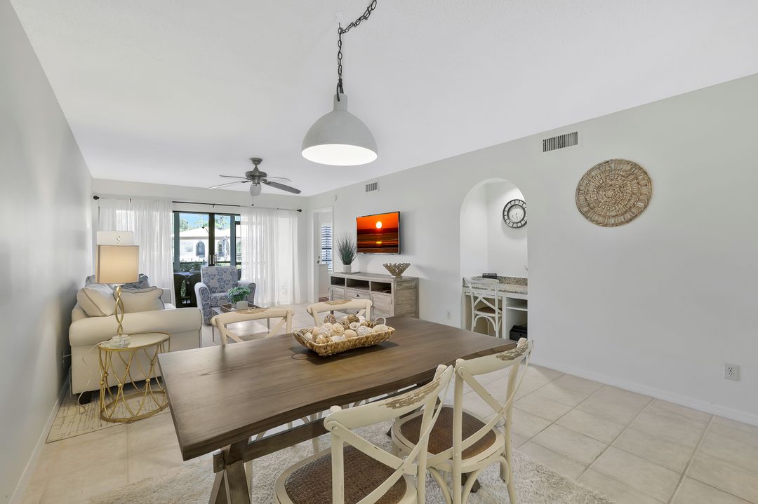 601 Augusta Blvd #601-4, Naples, FL 34113