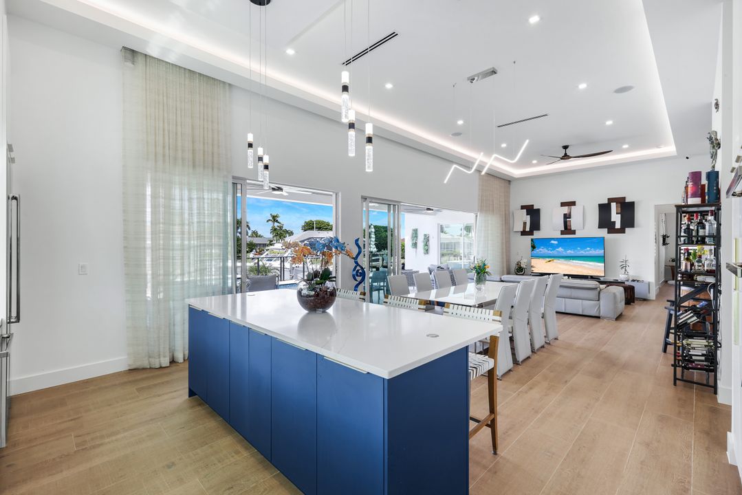 919 Juniper Ct, Marco Island, FL 34145
