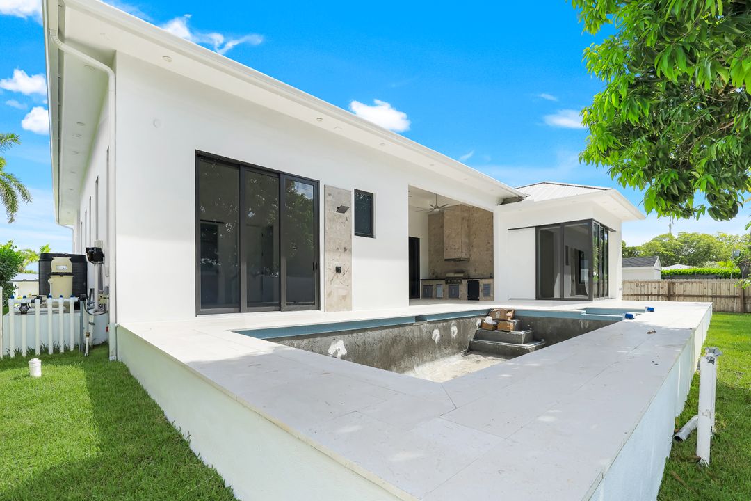 1248 13th Ave N, Naples, FL 34102