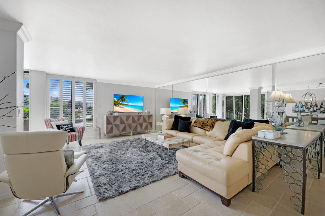 3115 Gulf Shore Blvd N #112 S, Naples, FL 34103