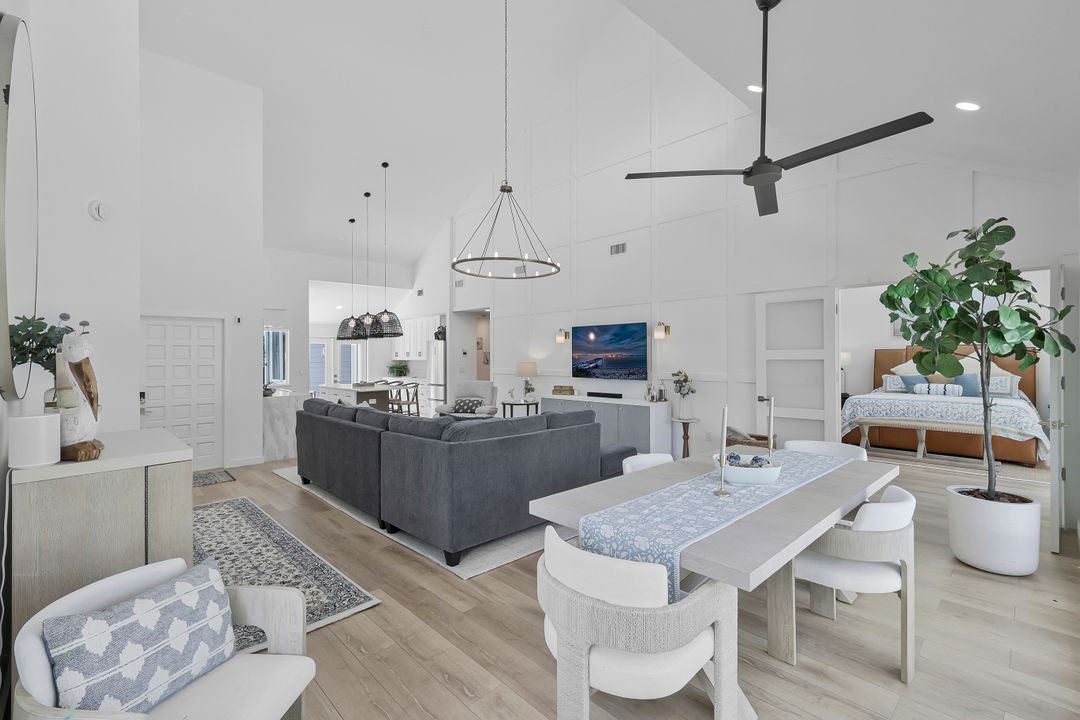 651 Bridge Way Ln #1, Naples, FL 34108