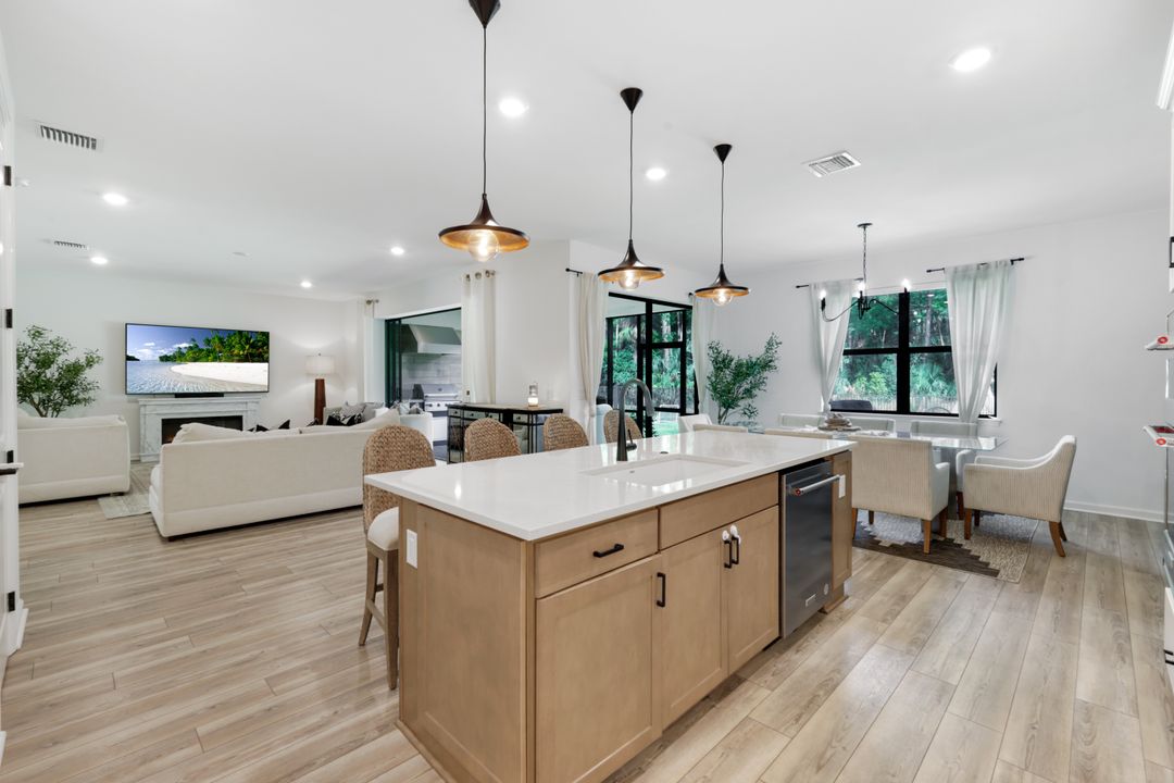 10427 Ventana Ln, Naples, FL 34120