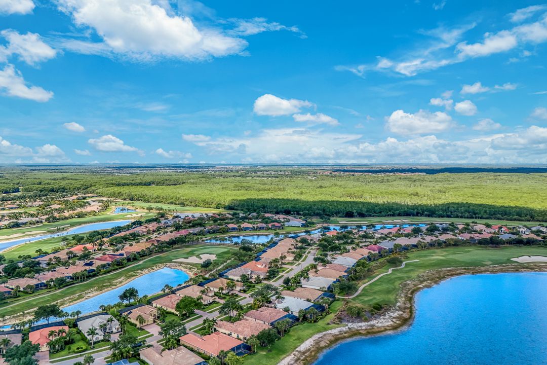12118 Wicklow Ln, Naples, FL 34120