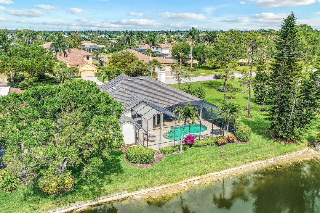 7092 Peach Blossom Ct, Naples, FL 34113