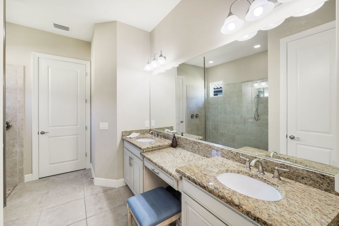 9539 Campanile Cir, Naples, FL 34114