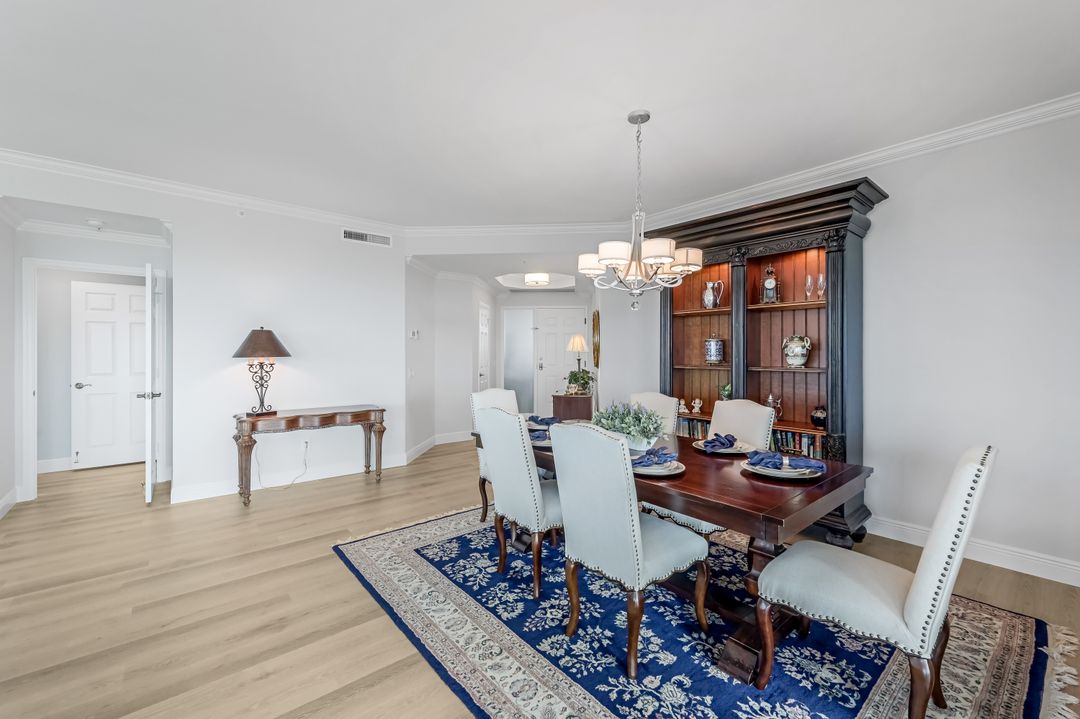425 Cove Tower Dr  #1501, Naples, FL 34110
