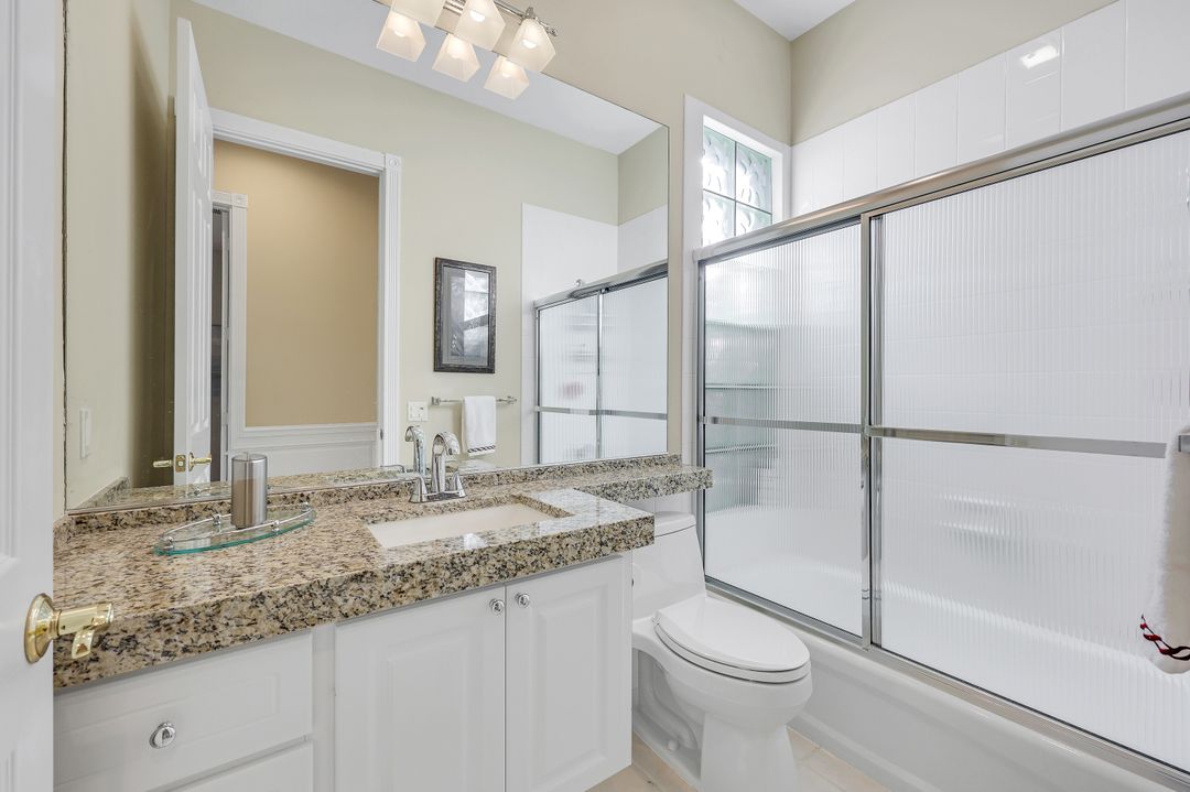 5296 Hawkesbury Way, Naples, FL 34119