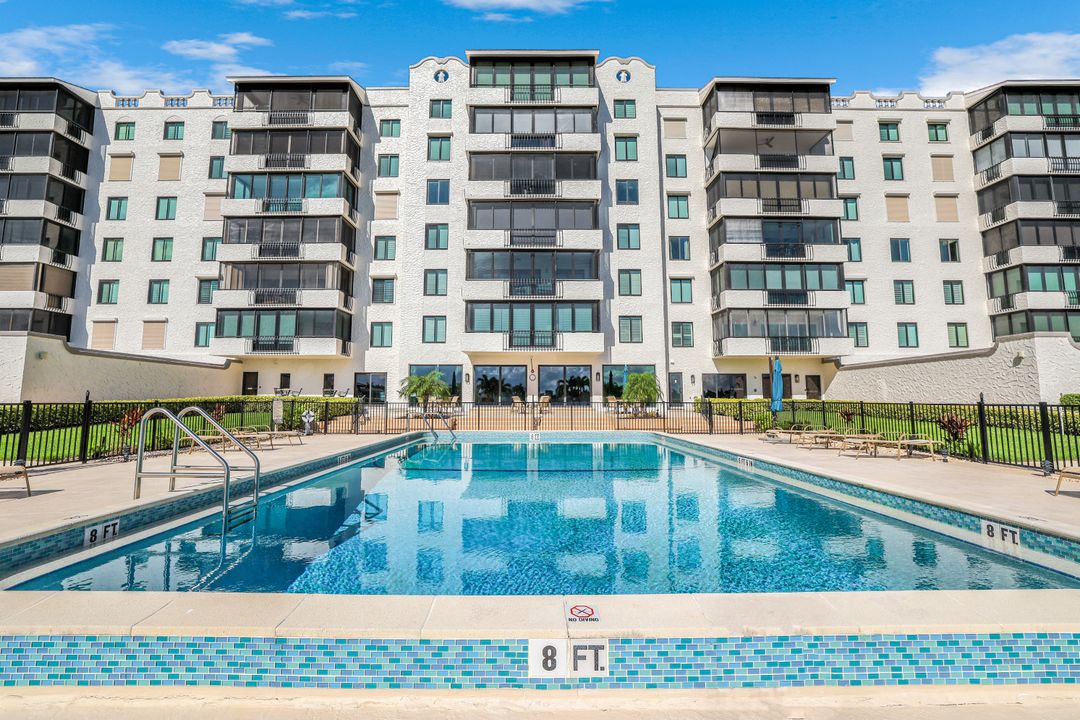 3430 Gulf Shore Blvd N #5J, Naples, FL 34103