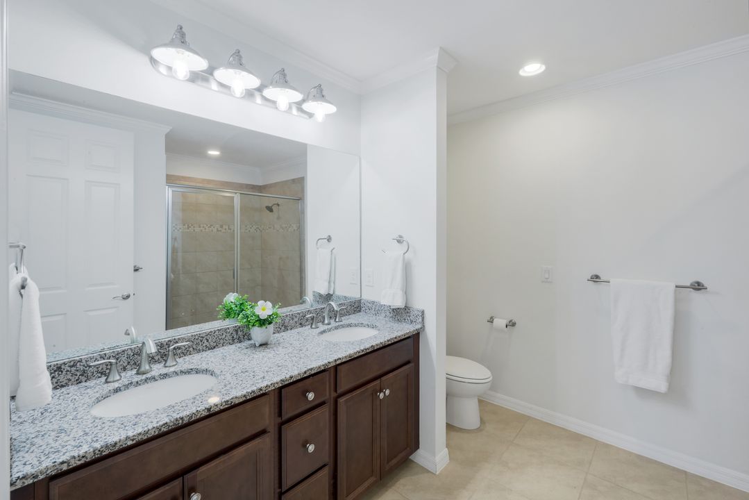 14795 Edgewater Cir, Naples, FL 34114