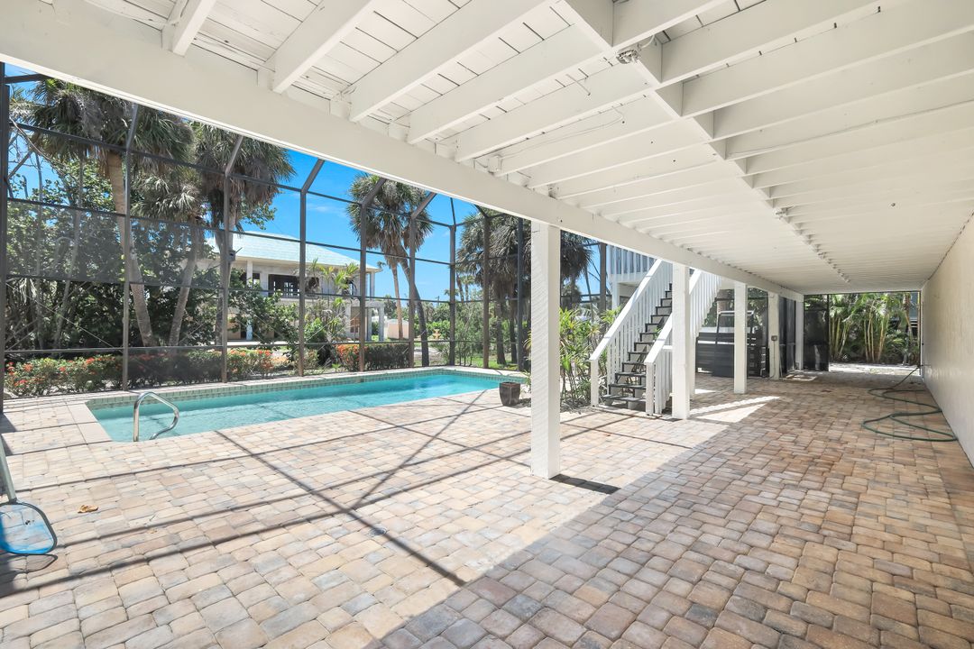 1043 Blue Heron Dr, Sanibel, FL 33957