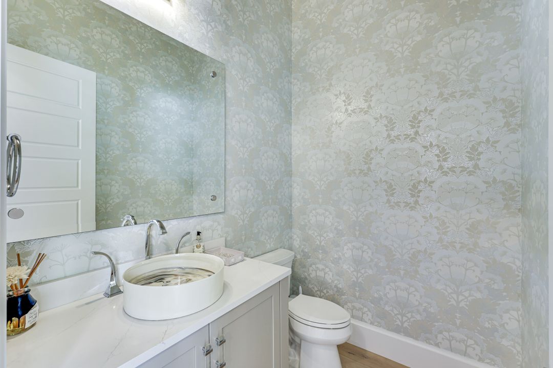 760 Park Shore Dr, Naples, FL 34103