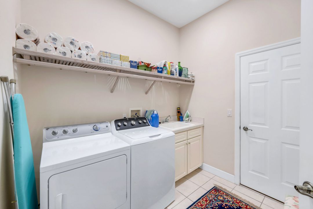 8397 Northhampton Ct, Naples, FL 34120