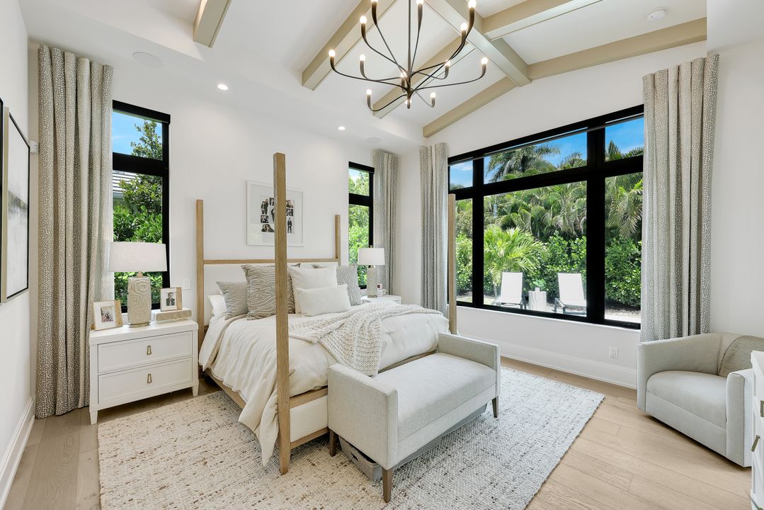 767 Park Shore Dr, Naples, FL 34103