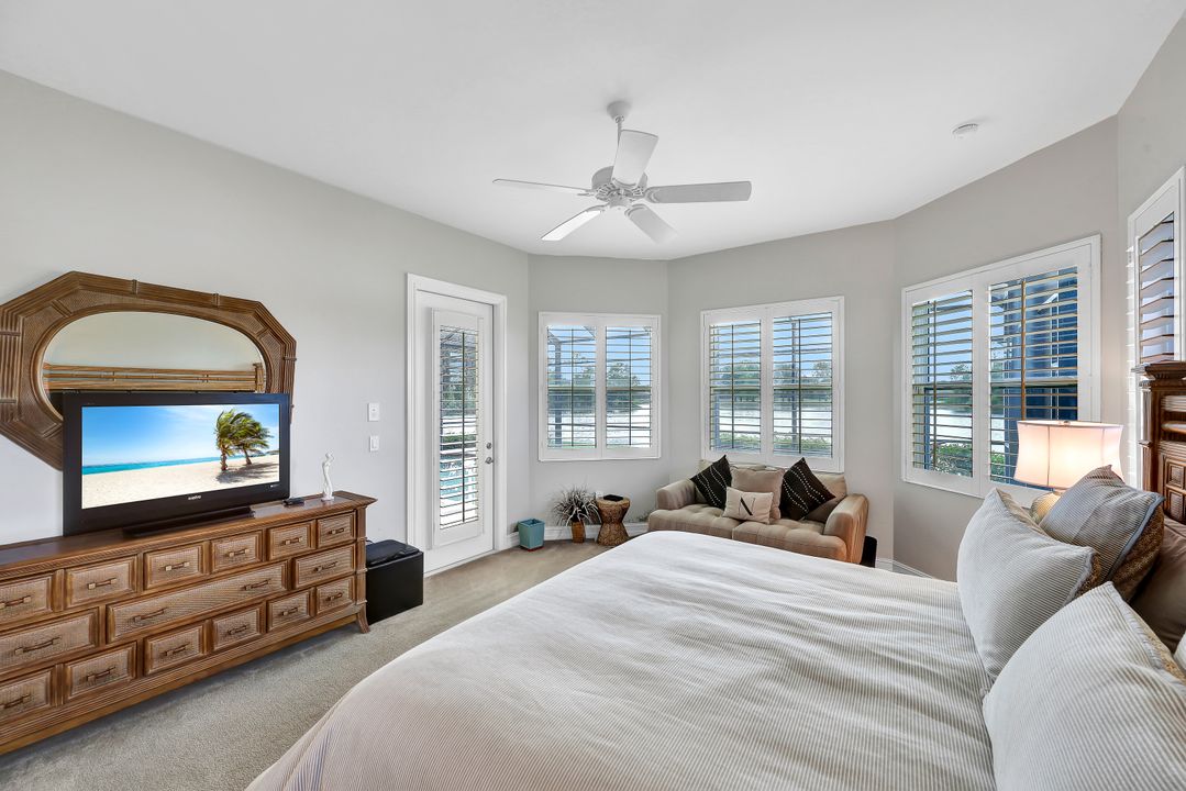 6172 Dogleg Dr, Naples, FL 34113