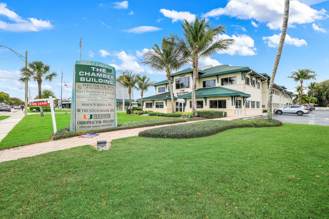 2390 Tamiami Trl N #212, Naples, FL 34103