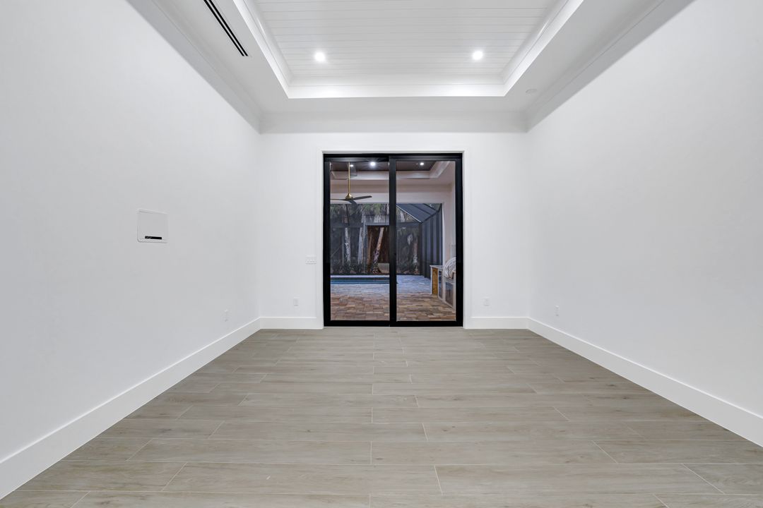 264 13th St NW, Naples, FL 34120